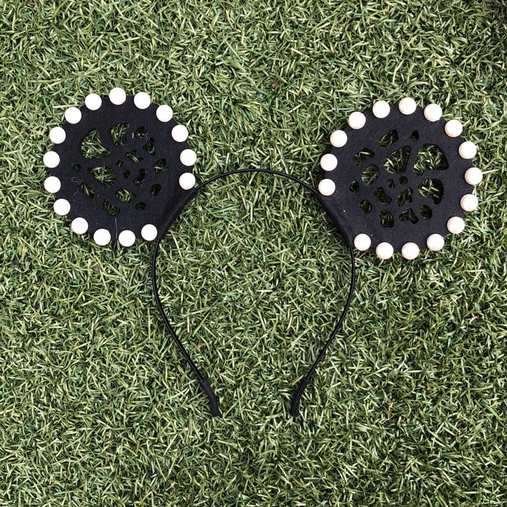 Simple Black Pearl Mickey Ears